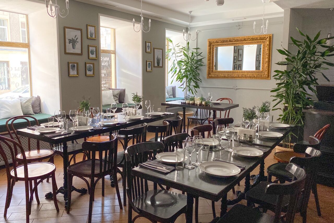 Арендовать Очень уютный и небольшой зал