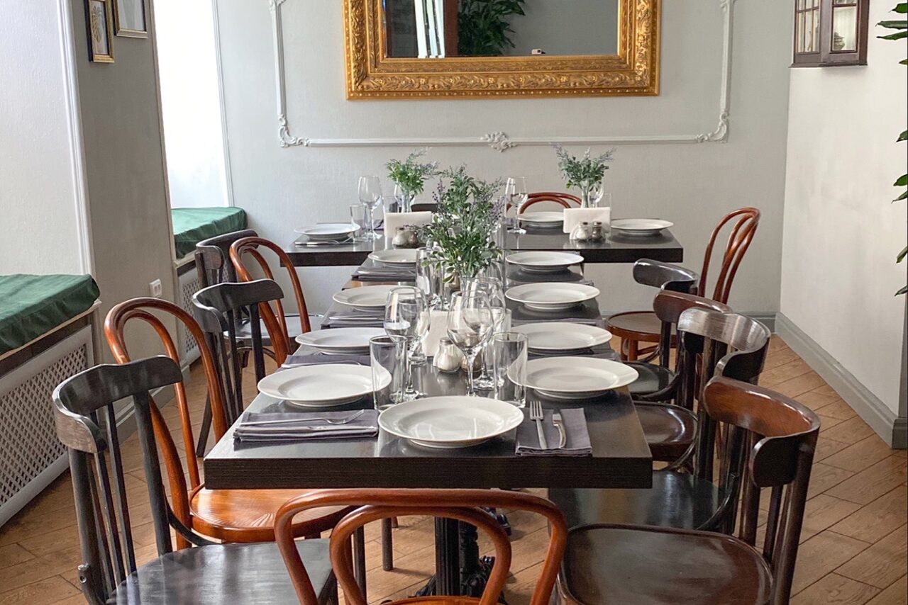 Арендовать Очень уютный и небольшой зал