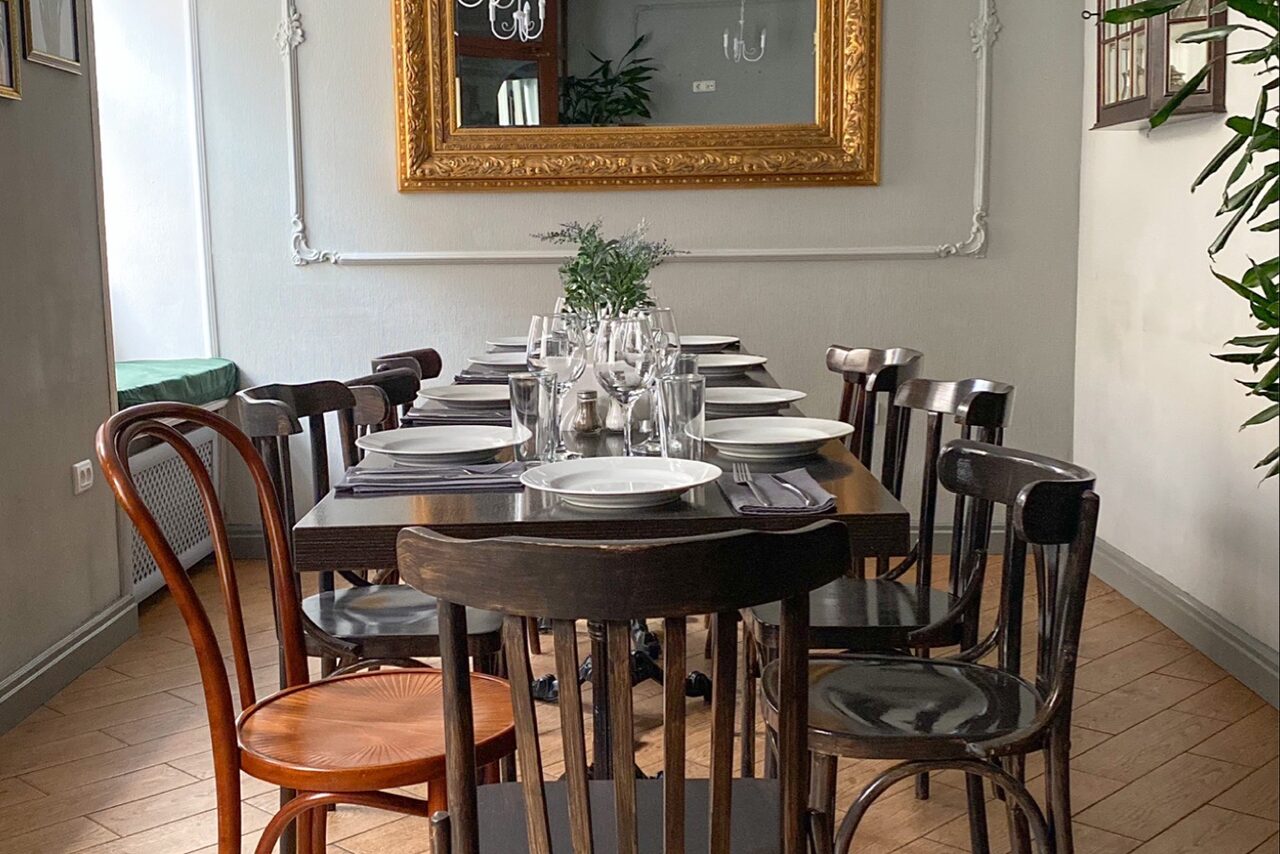 Арендовать Очень уютный и небольшой зал