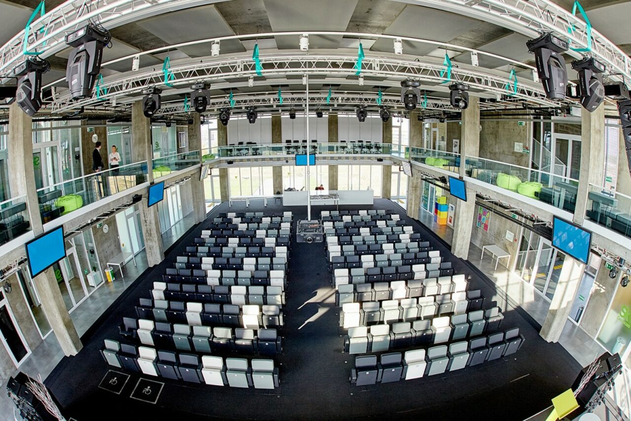 Арендовать Гиперкуб Сколков