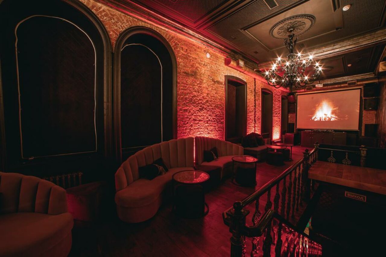 Арендовать Duplex loft mansion 