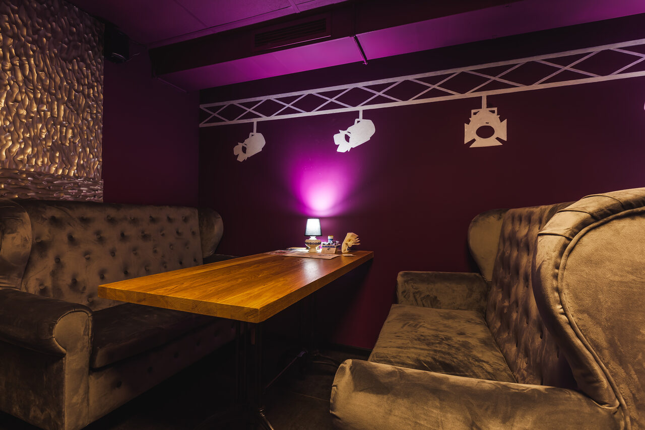 Арендовать Cinema Лофт-кальянная в стиле кино