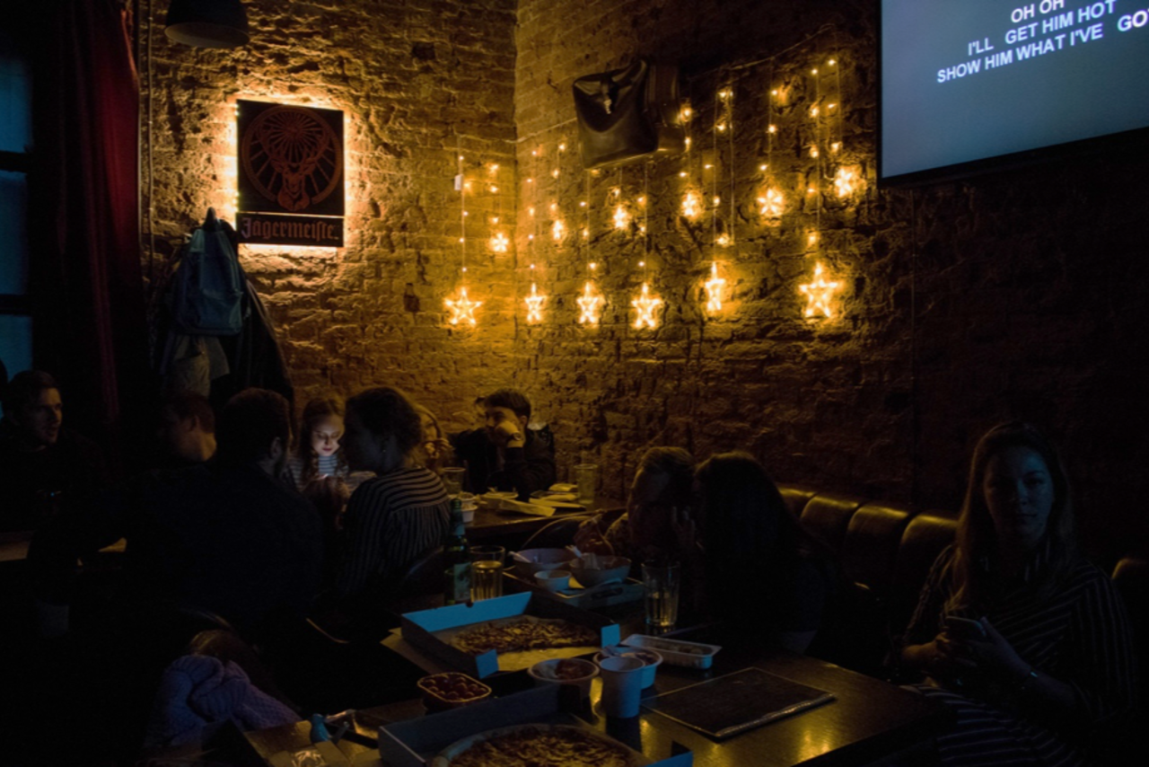 Арендовать Караоке-бар ШКАФ. Караоке-лофт со сводчатыми потолками