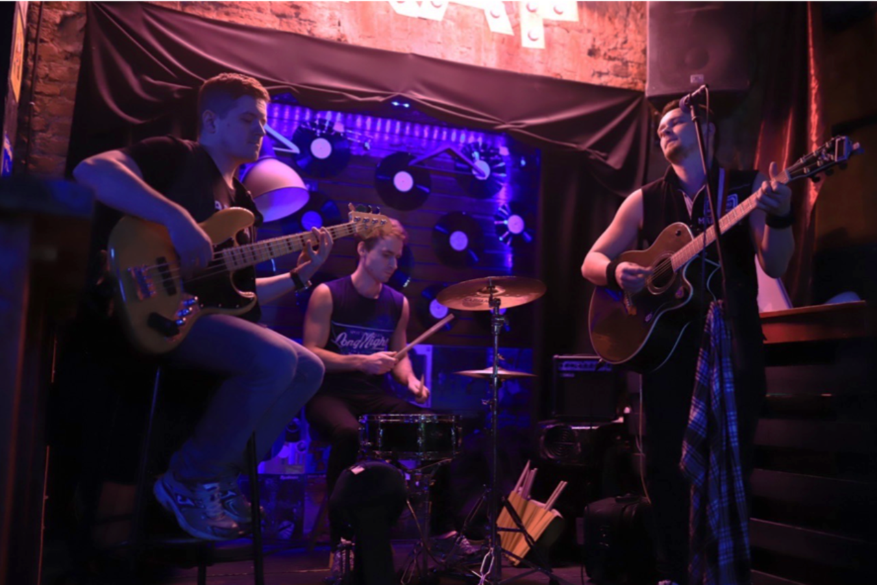 Арендовать Караоке-бар ШКАФ. Караоке-лофт со сводчатыми потолками