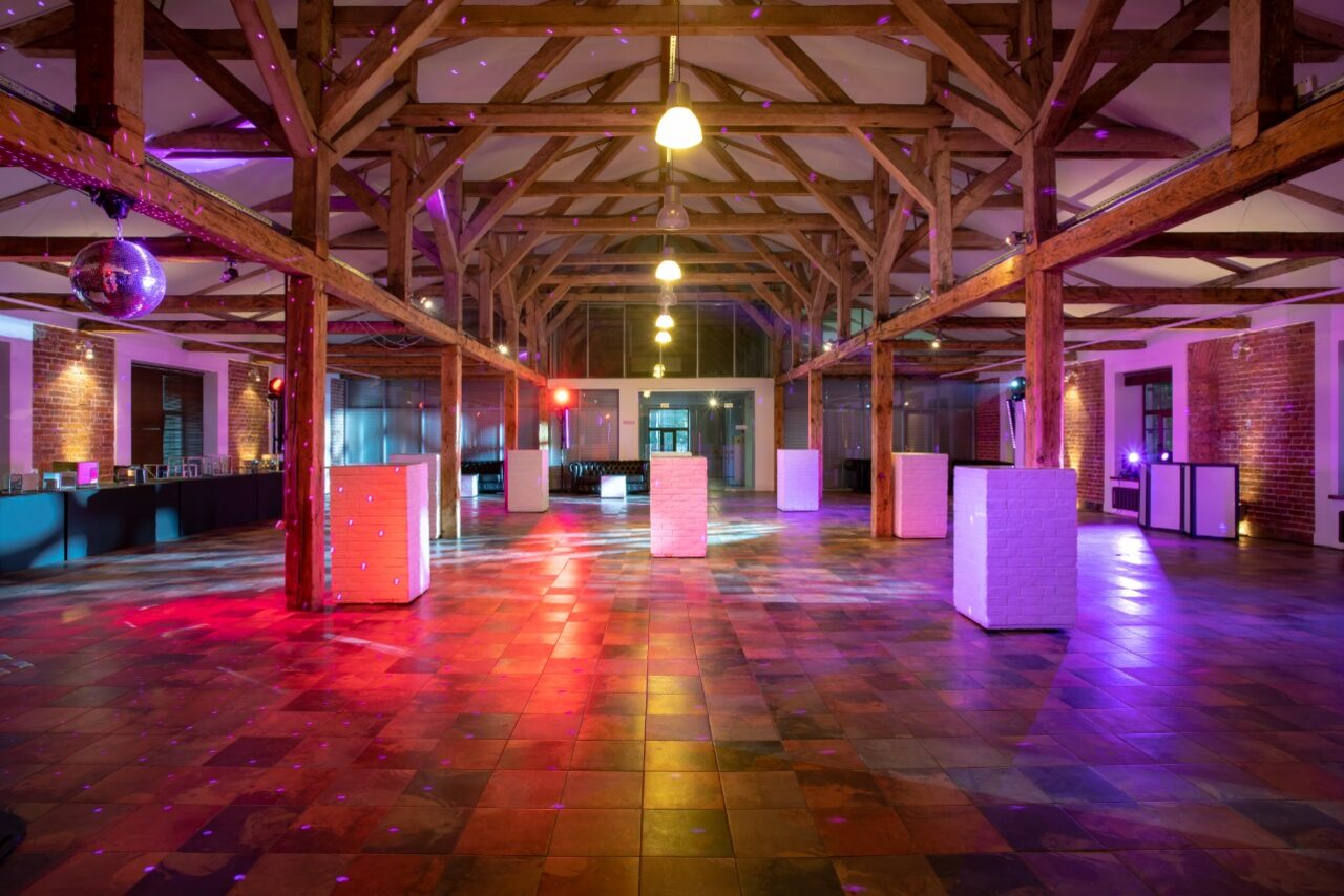 Арендовать Многофункциональный лофт в стиле шале