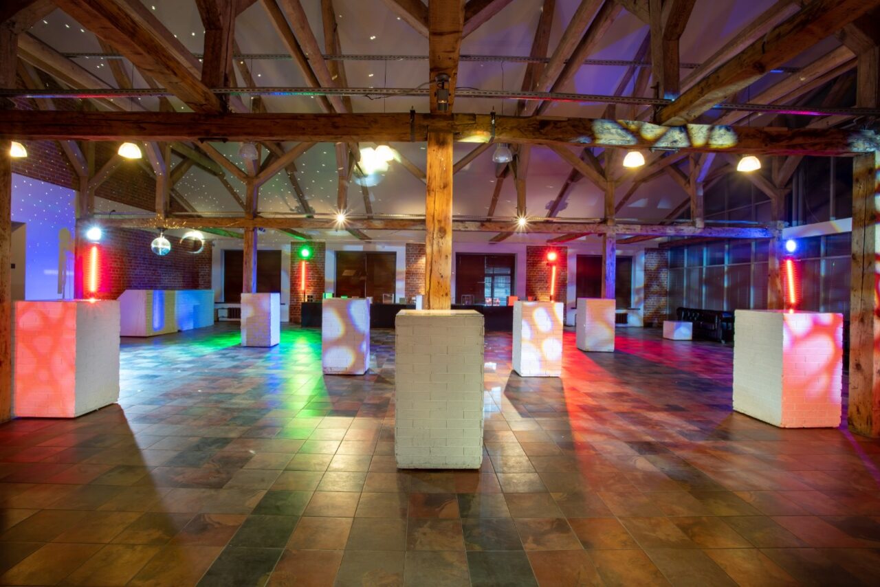 Арендовать Многофункциональный лофт в стиле шале