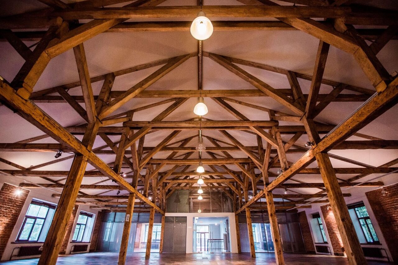 Арендовать Многофункциональный лофт в стиле шале