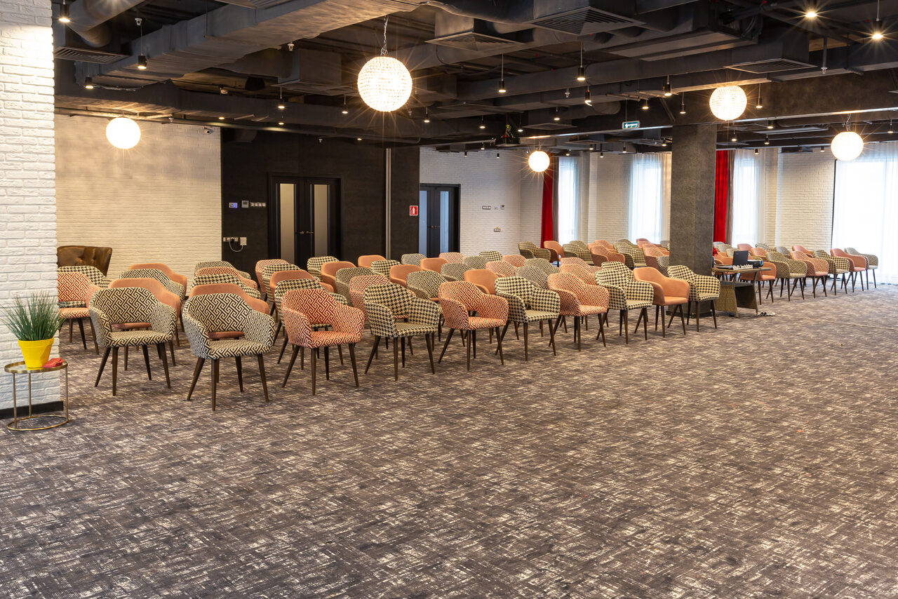 Арендовать АндерСон Большой банкетный зал вэлком-зоной с камином