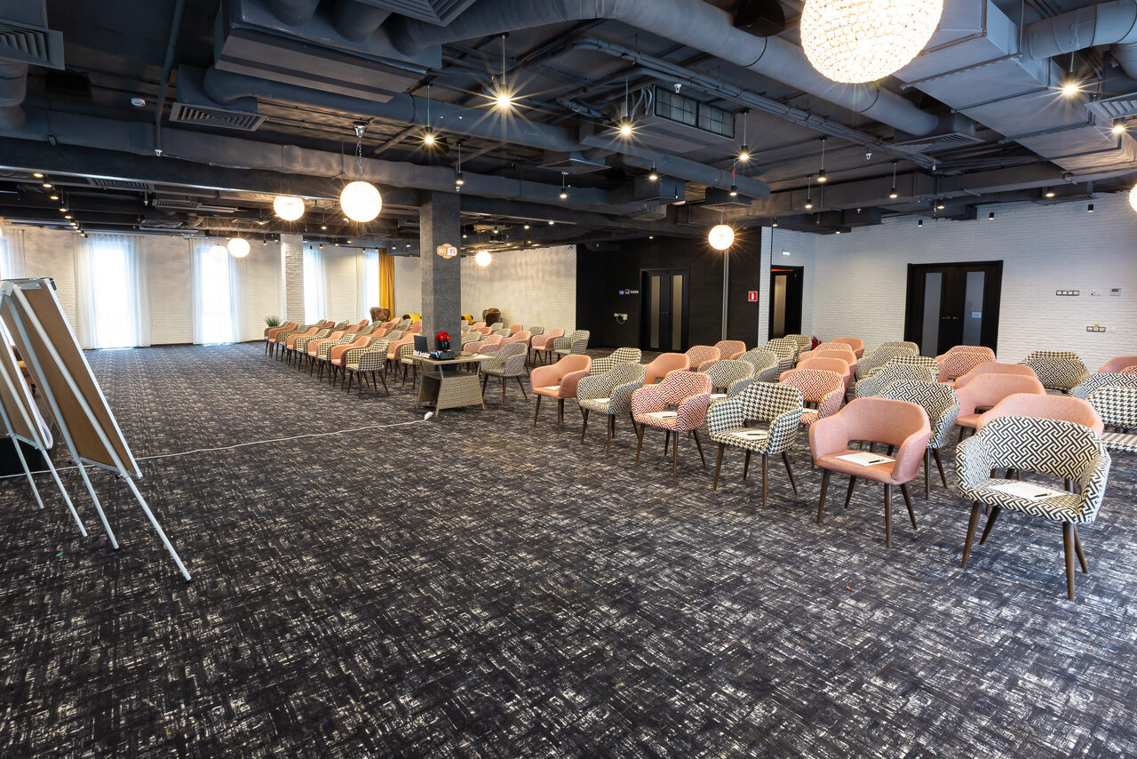 Арендовать АндерСон Большой банкетный зал вэлком-зоной с камином