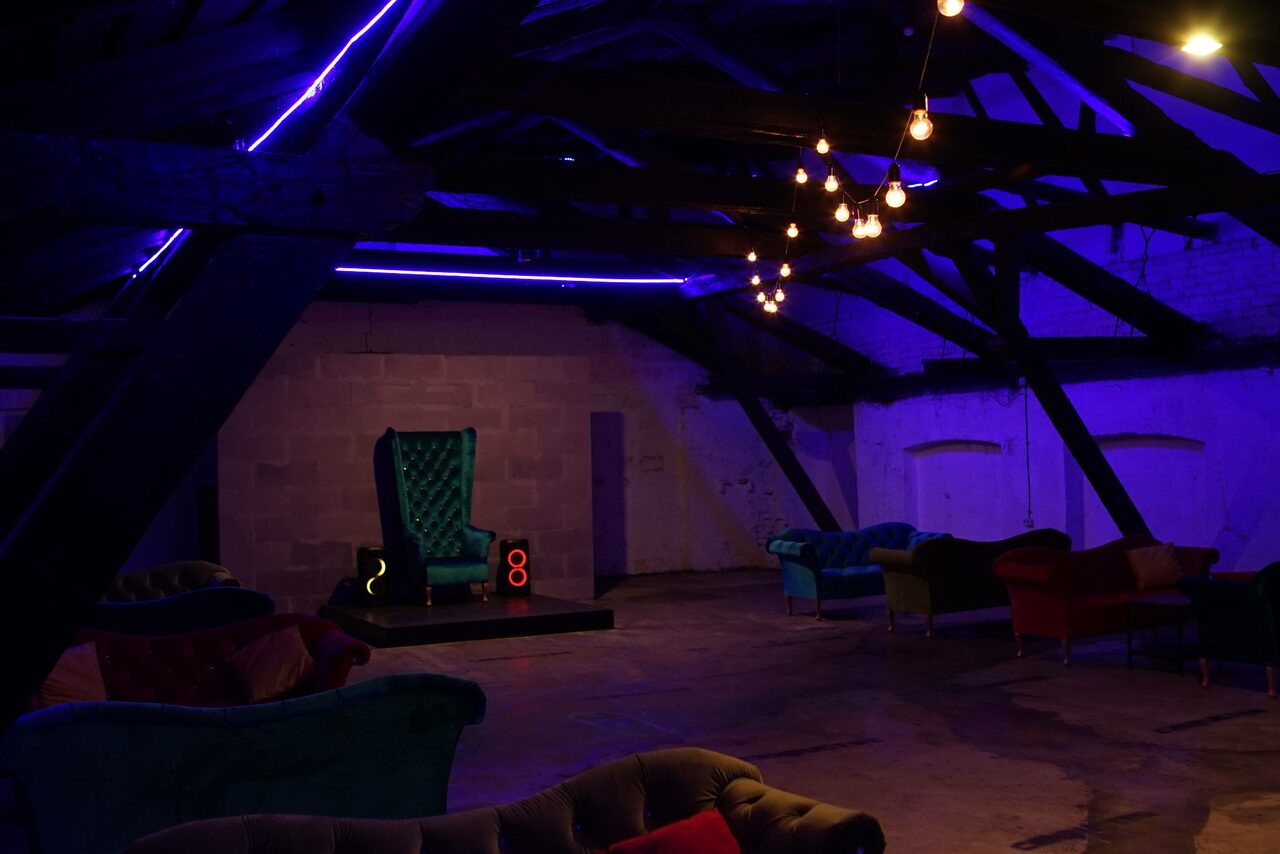 Арендовать Conductor Lofts в мансарде с огромным танцполом