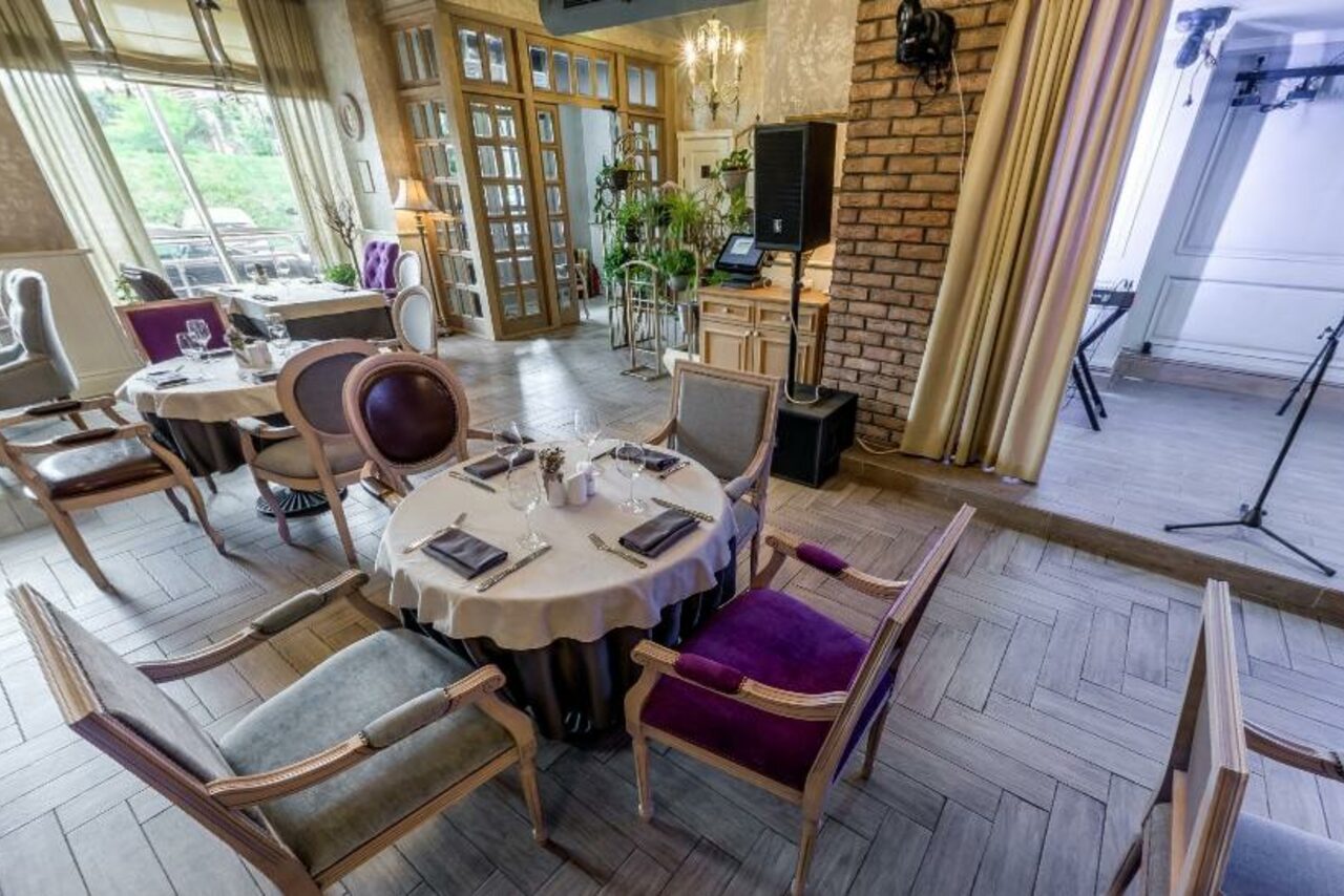 Арендовать Большой банкетный зал в итальянском стиле