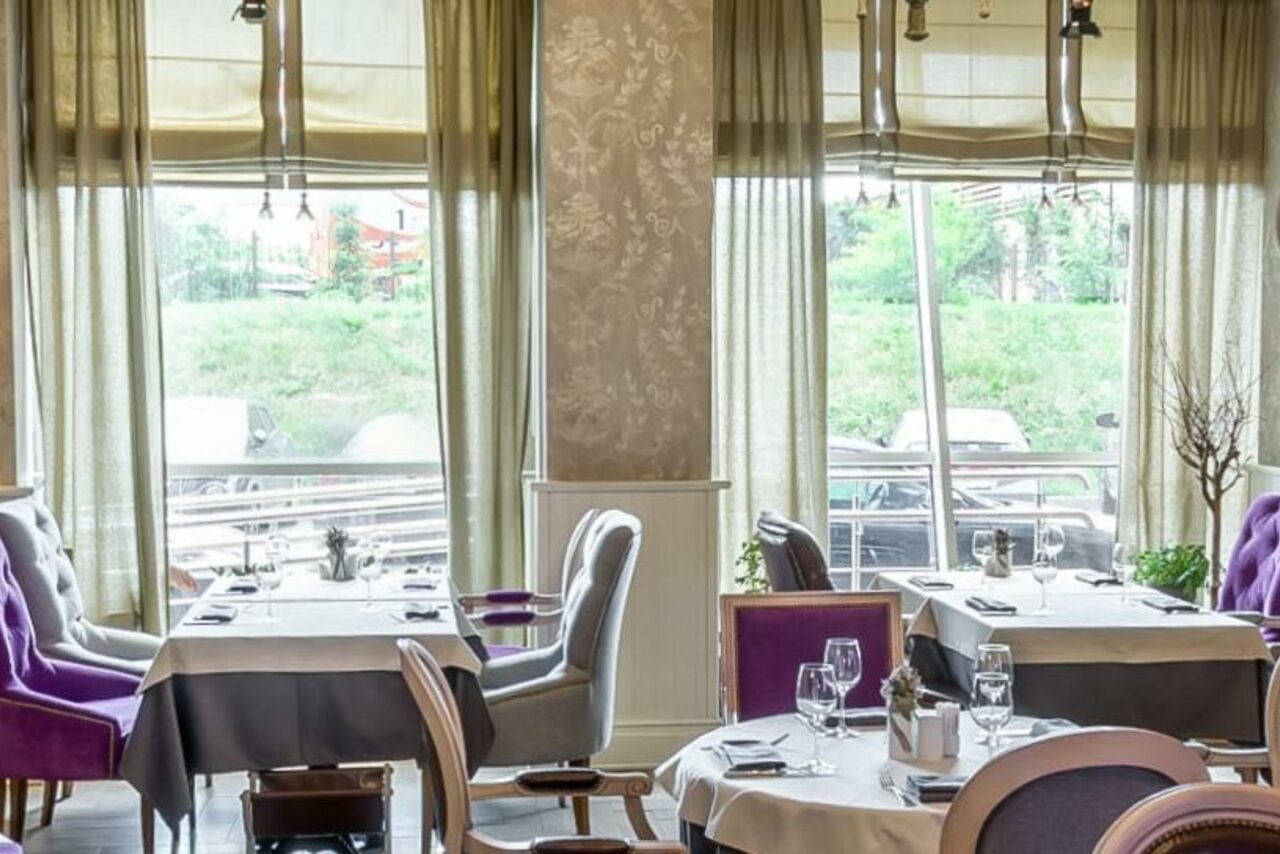 Арендовать Большой банкетный зал в итальянском стиле