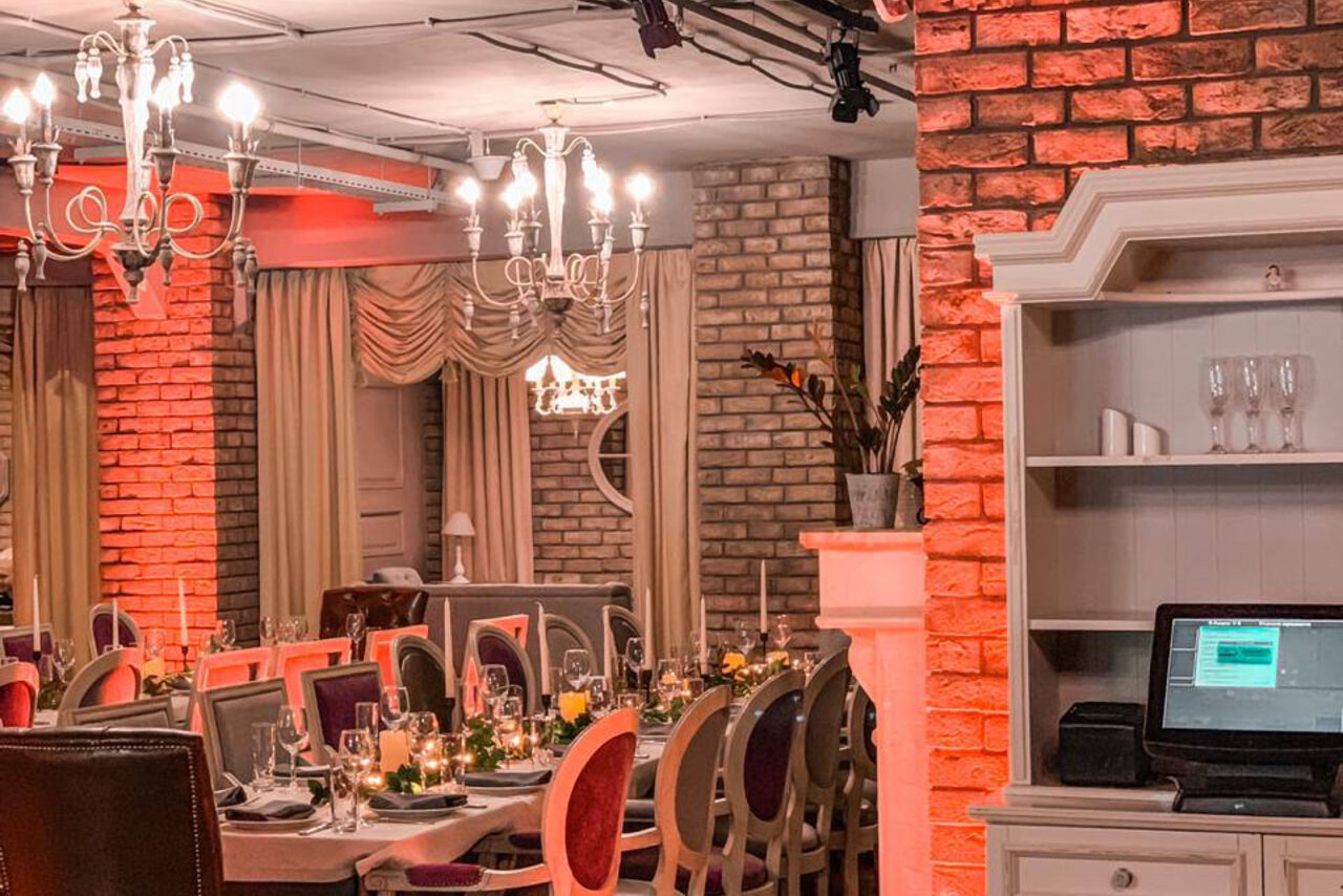 Арендовать Большой банкетный зал в итальянском стиле