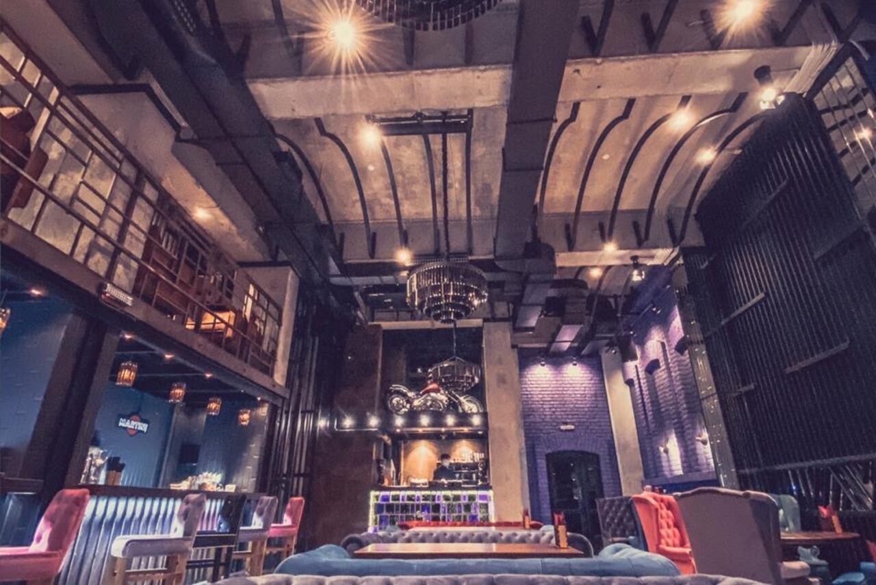 Арендовать Стилизованный лофт с высокими потолками