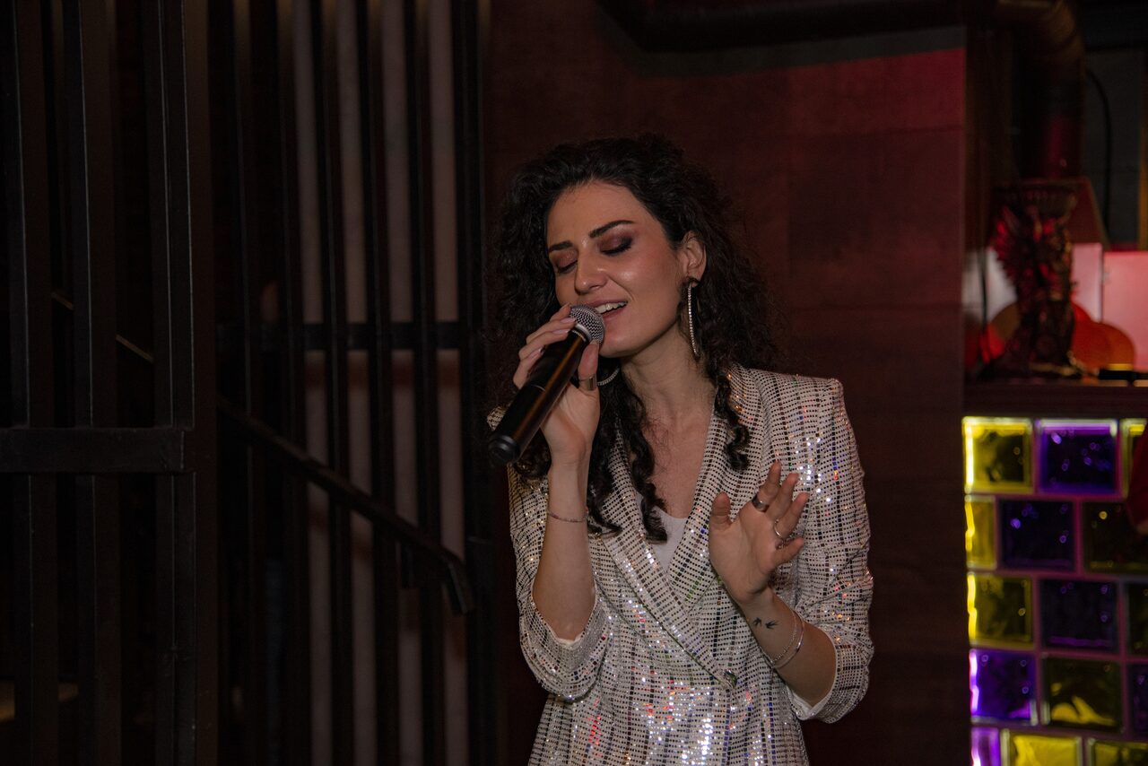 Арендовать Стилизованный лофт с высокими потолками