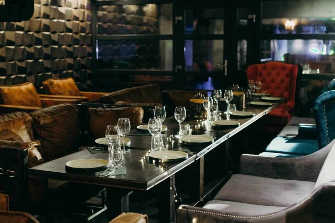 Арендовать Стилизованный лофт с высокими потолками