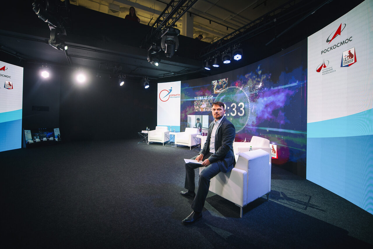 Арендовать Duo Screen Студия для онлайн трансляций