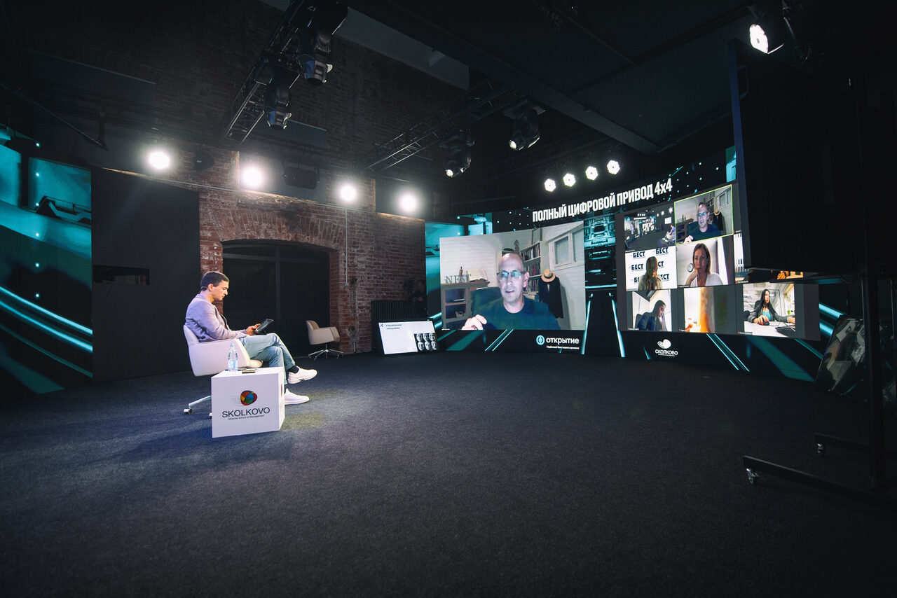 Арендовать Duo Screen Студия для онлайн трансляций