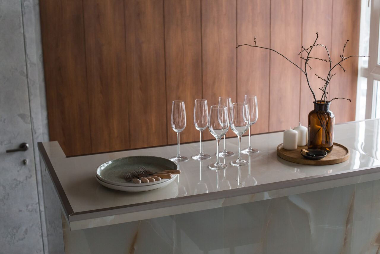 Арендовать Светлый лофт со светомузыкой и барной стойкой