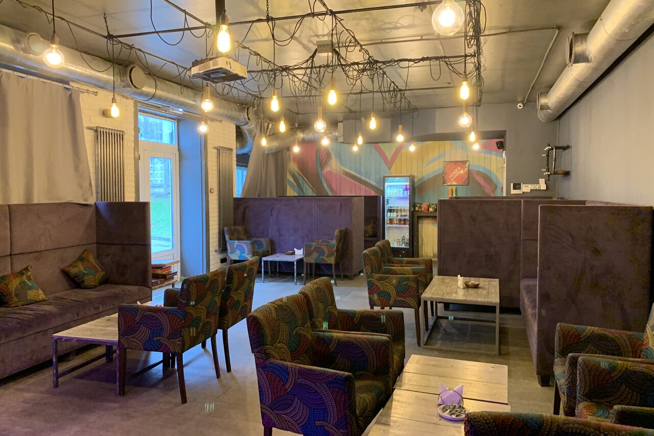 Арендовать Арт-пространство с отдельным входом и барной стойкой