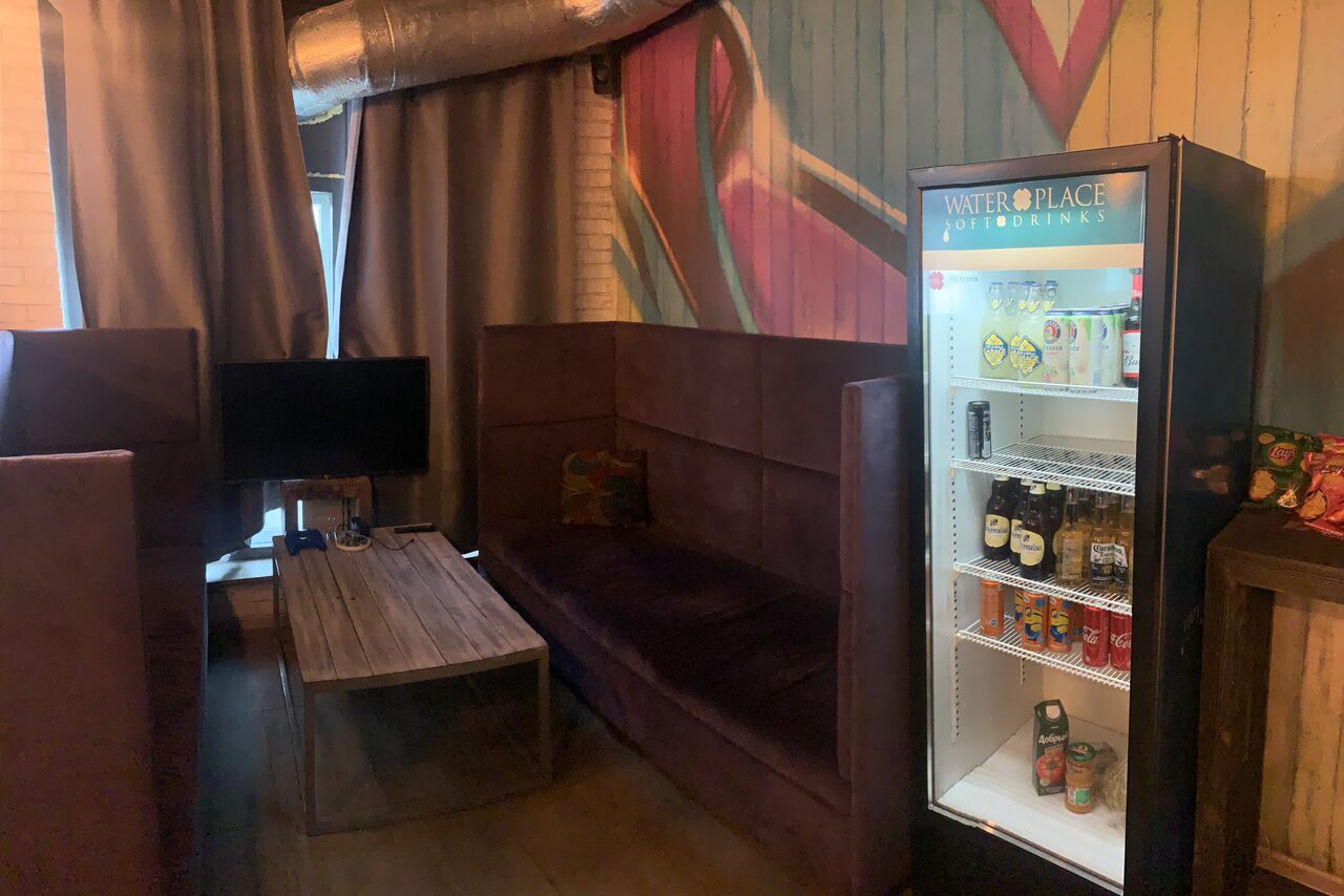 Арендовать Арт-пространство с отдельным входом и барной стойкой