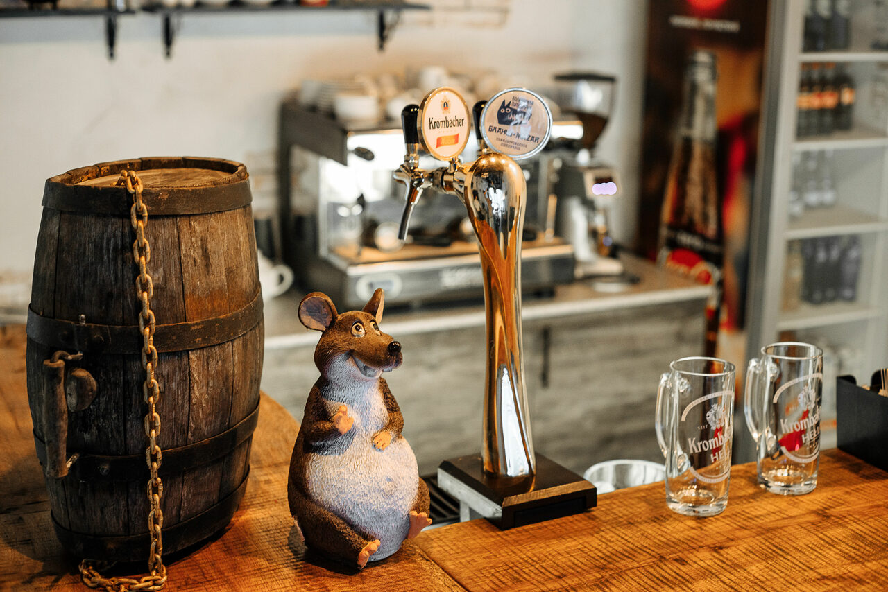 Арендовать Loft bar with panoramic windows