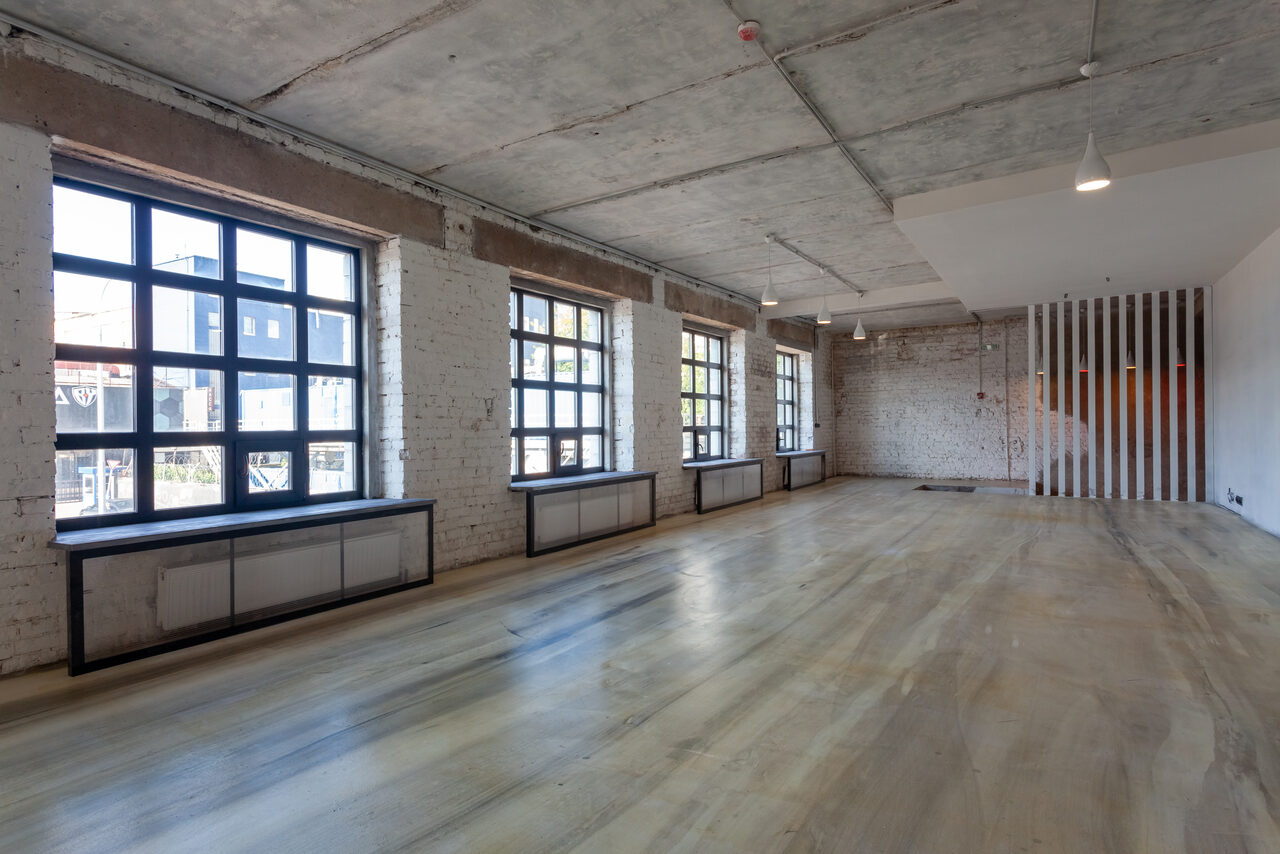 Арендовать Loft in white brick