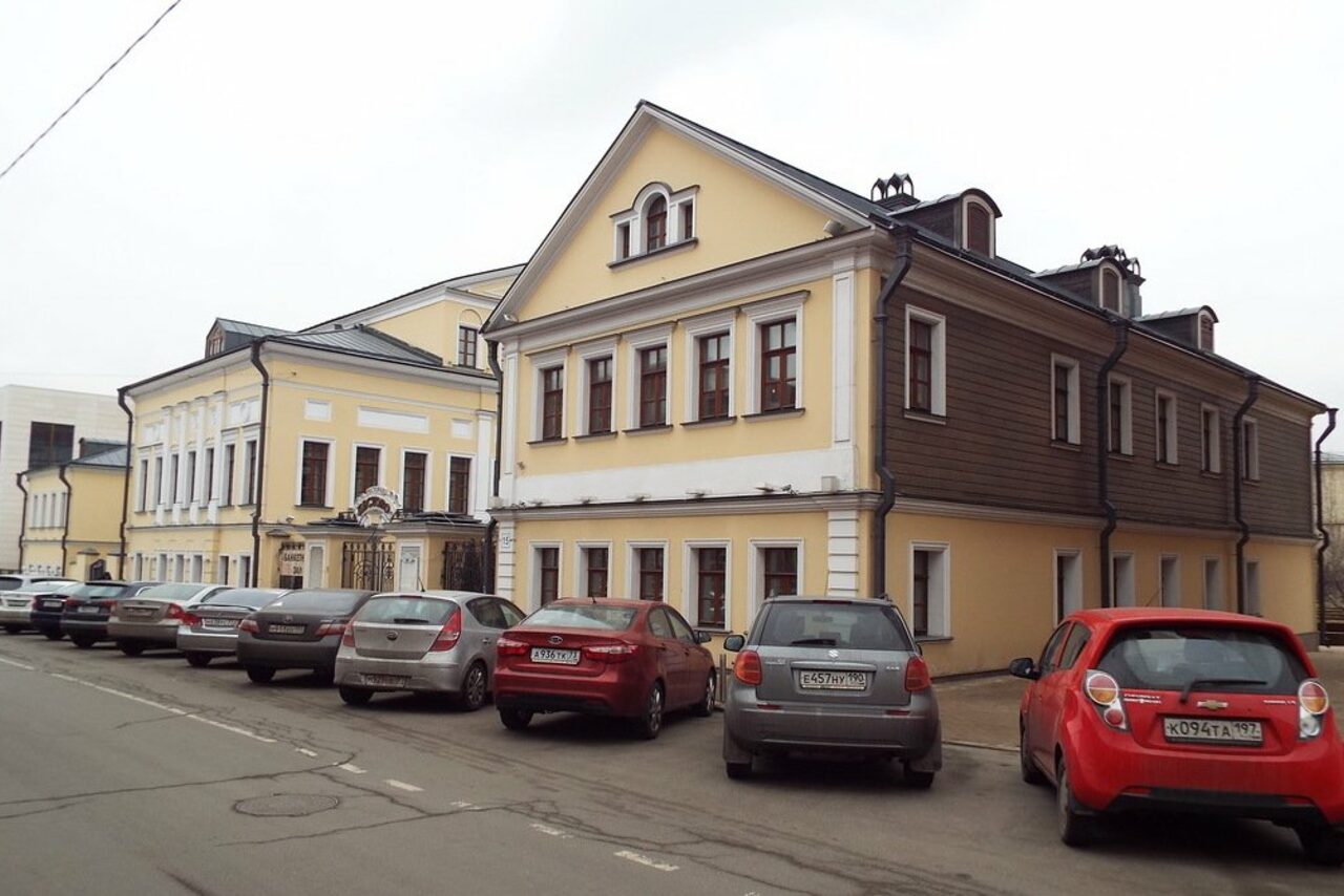 Арендовать Мамита. Учим хорошо танцевать