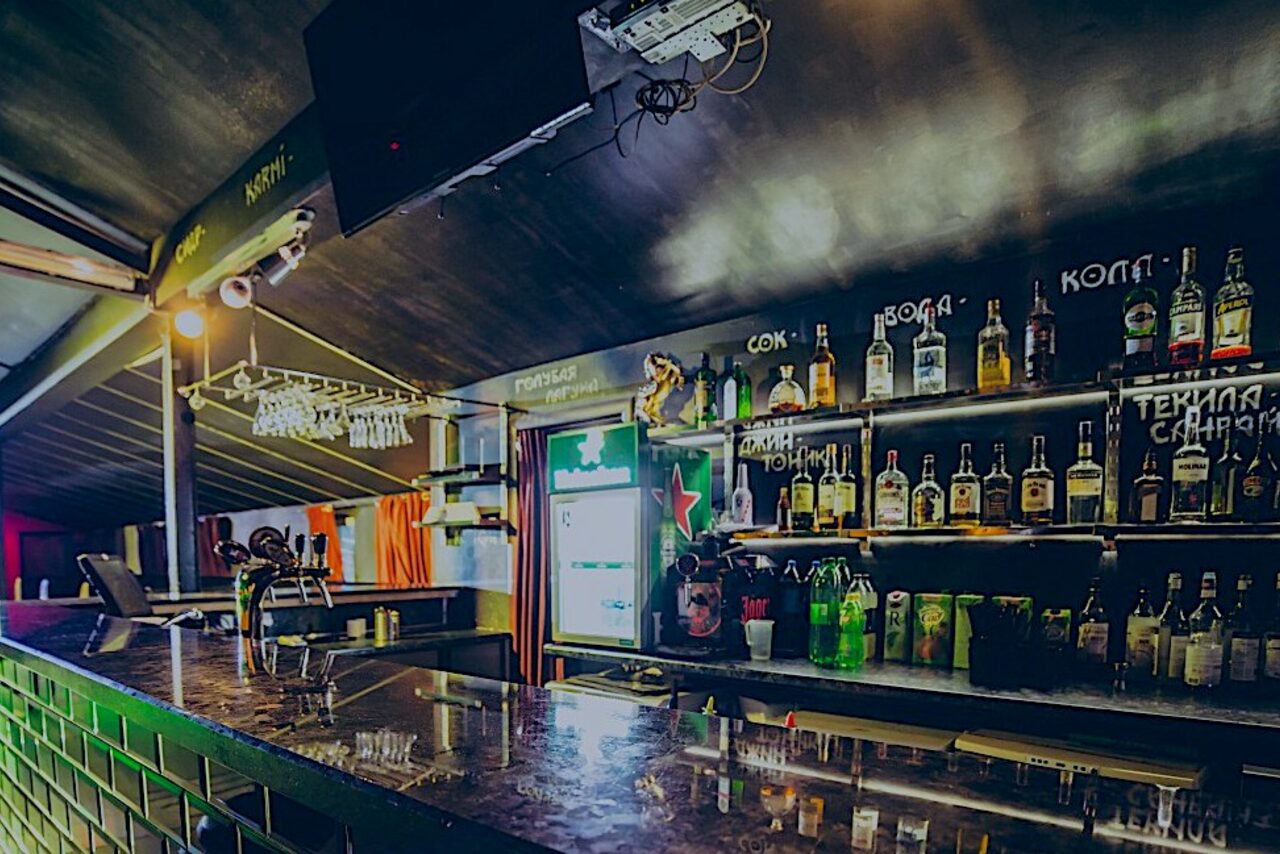 Арендовать Клуб с профессиональным оборудованием и сценой