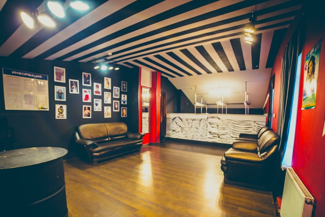 Арендовать Клуб с профессиональным оборудованием и сценой