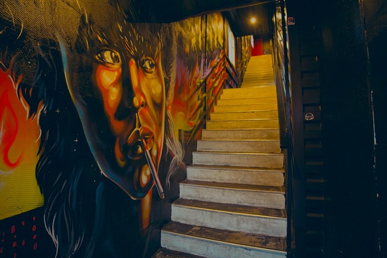 Арендовать Клуб с профессиональным оборудованием и сценой