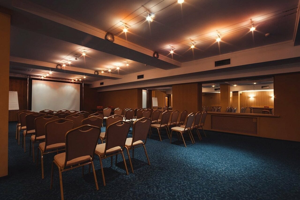 Арендовать Conference room in the hotel for up to 120 people
