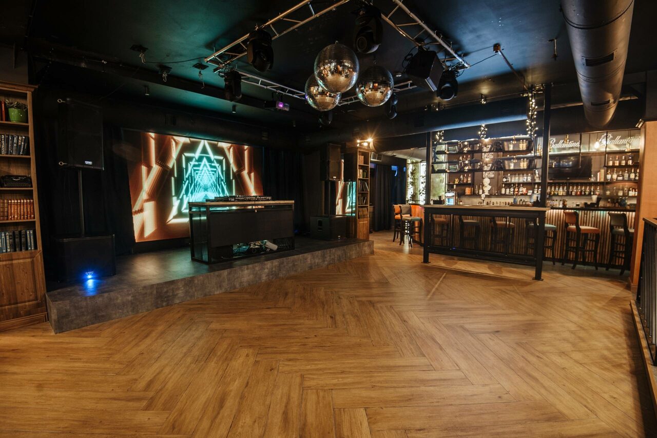 Арендовать Бар АUDITORIUM. Лофт-бар под закрытие в г. Сургут