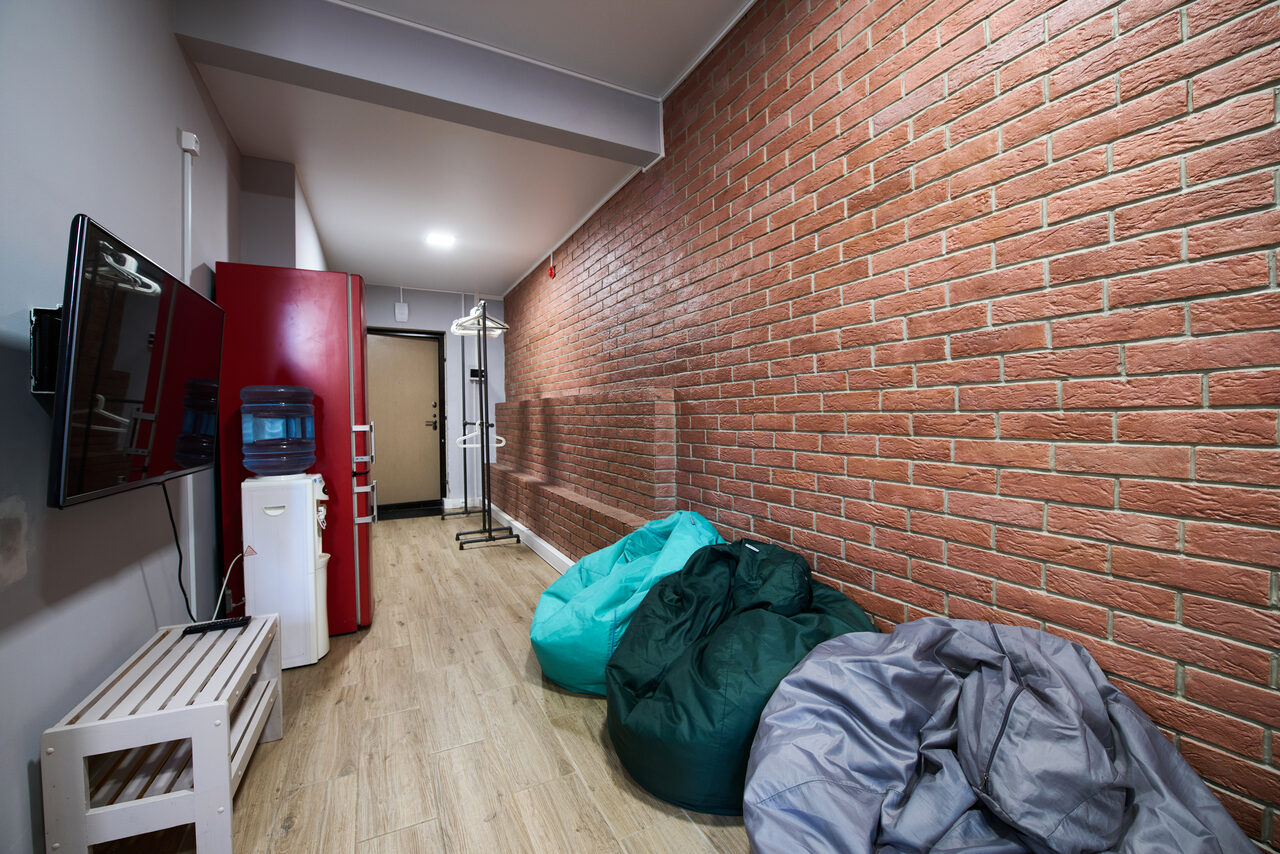 Арендовать Лофт-конструктор с мягкими диванами