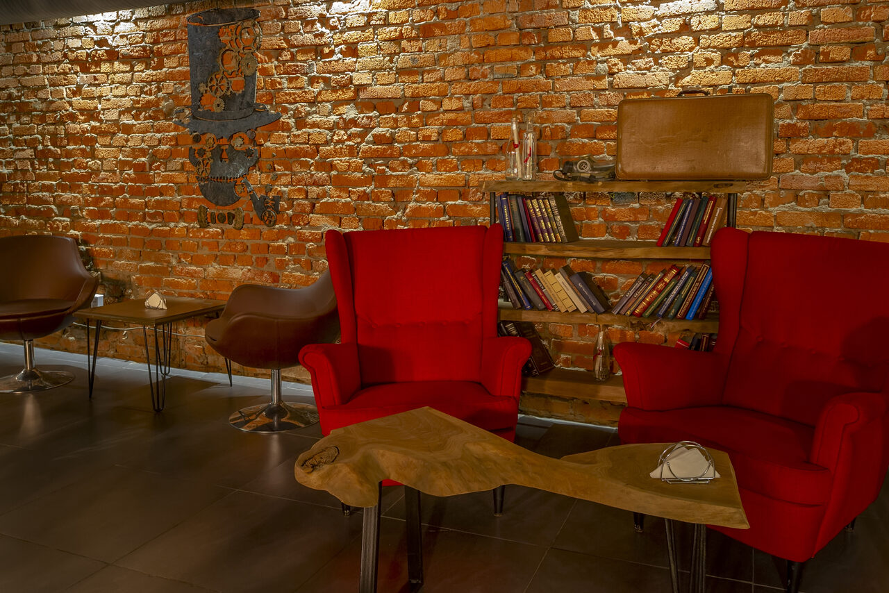 Арендовать Scarface Lounge Novoslobodka Лофт в центре Москвы