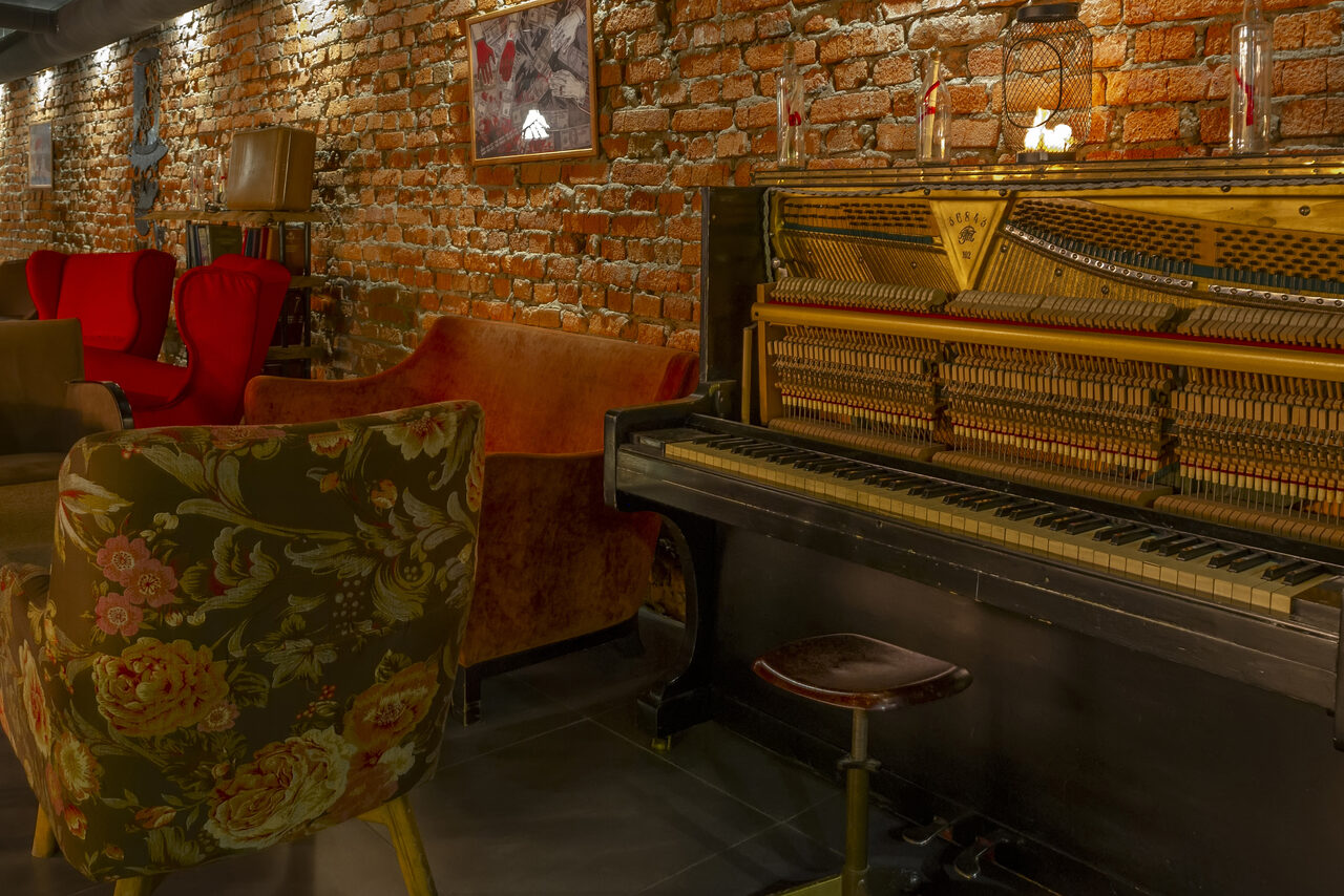 Арендовать Scarface Lounge Novoslobodka Лофт в центре Москвы