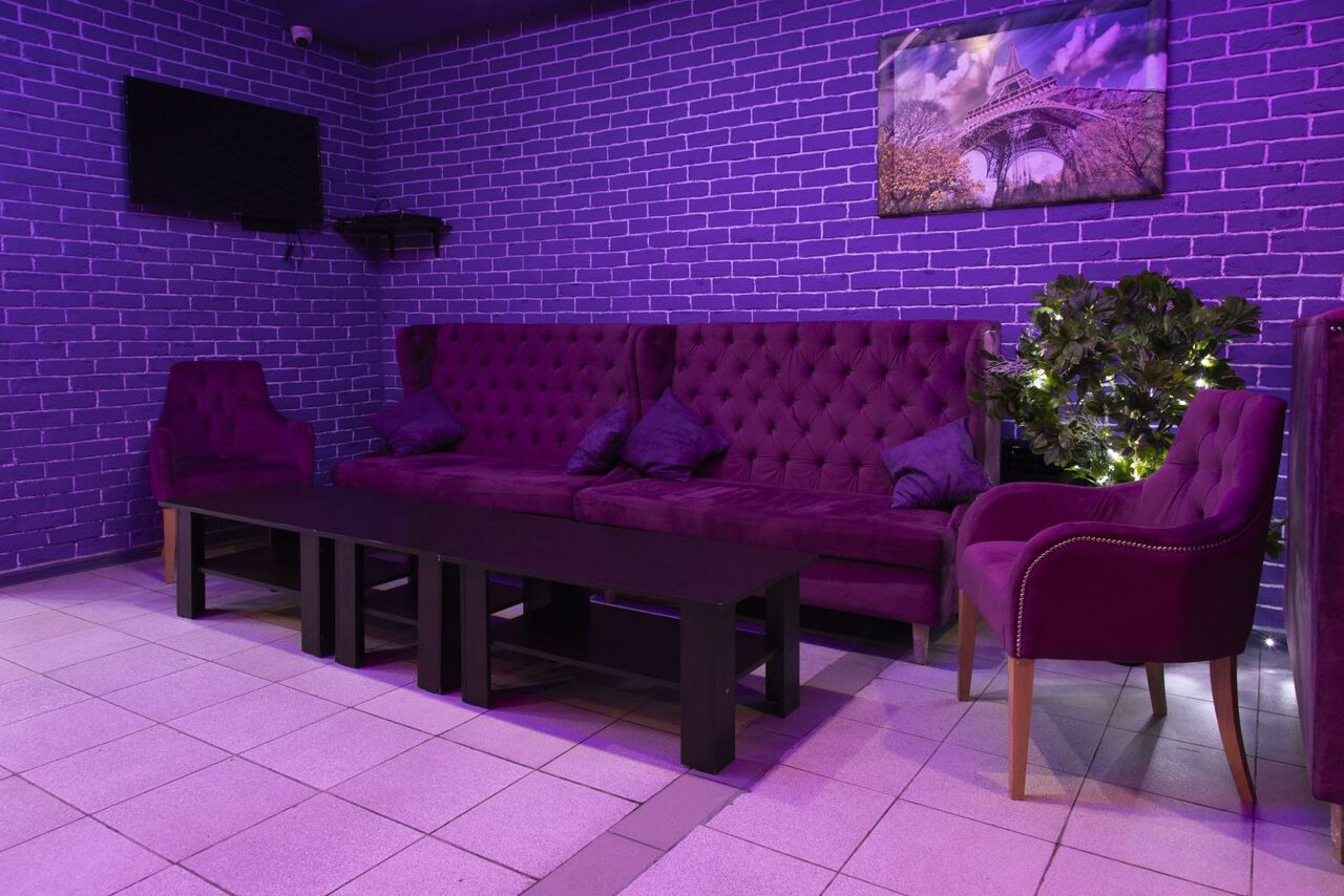 Арендовать Лофт с атмосферой неона в центре Москвы