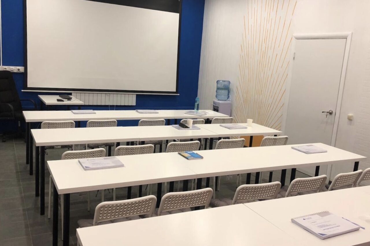 Арендовать Светлый, уютный зал лектория “Be Happy”