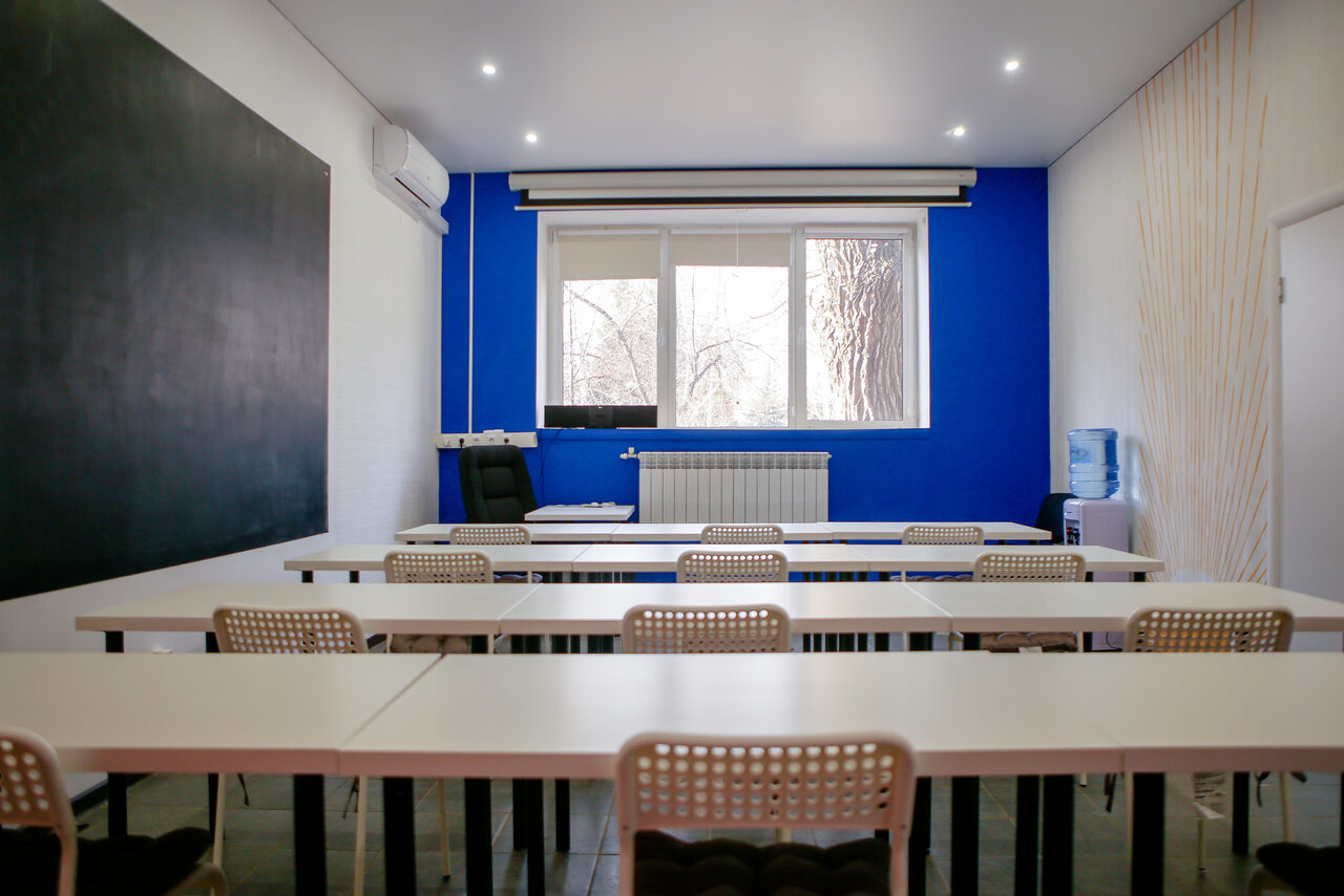 Арендовать Светлый, уютный зал лектория “Be Happy”