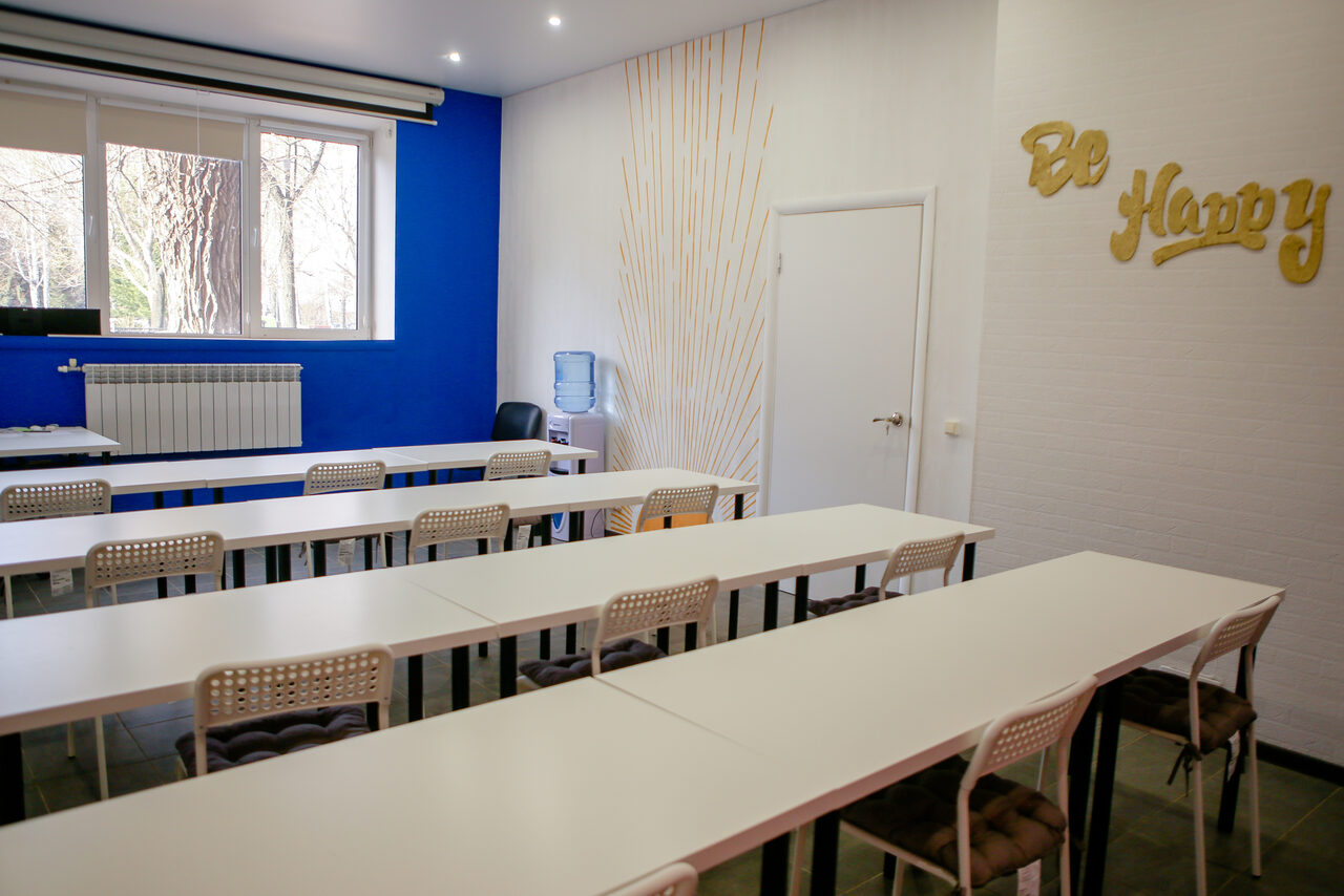 Арендовать Светлый, уютный зал лектория “Be Happy”