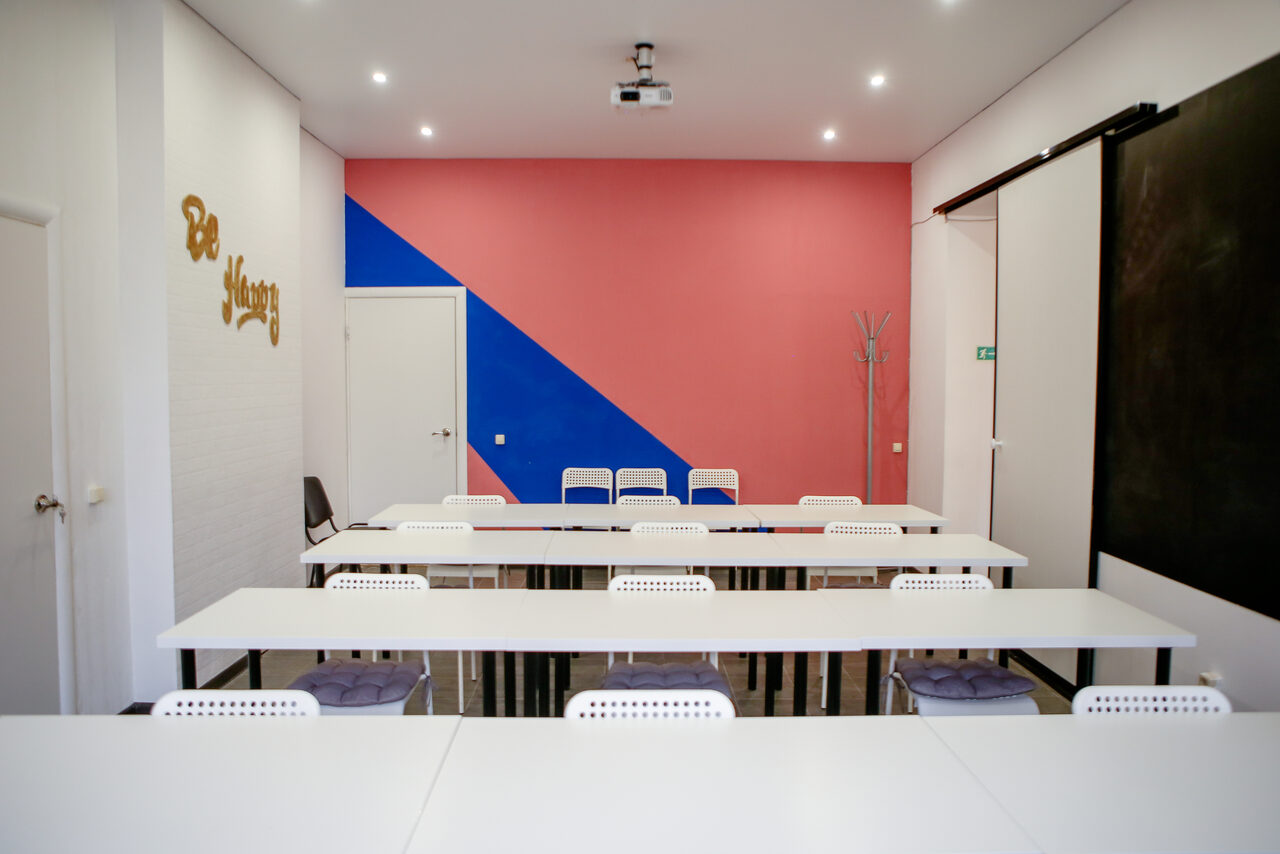 Арендовать Светлый, уютный зал лектория “Be Happy”