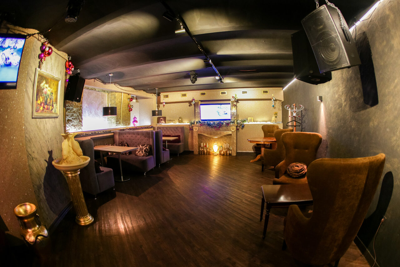 Арендовать Атмосферный караоке бар под закрытие