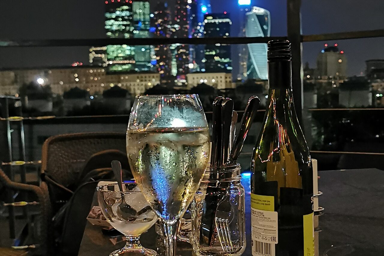 Арендовать Brick tower with a view roof