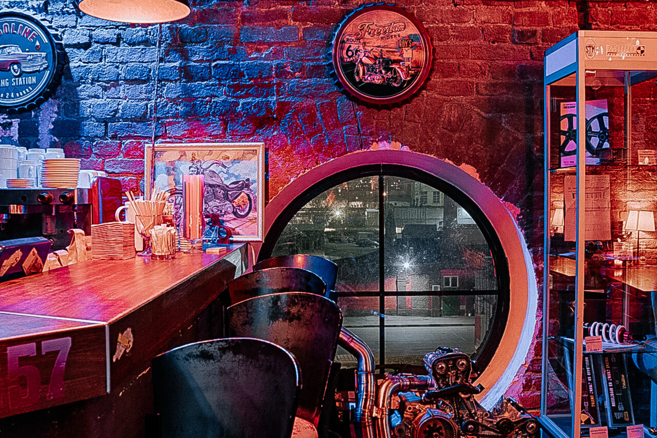 Арендовать Brick tower with a view roof