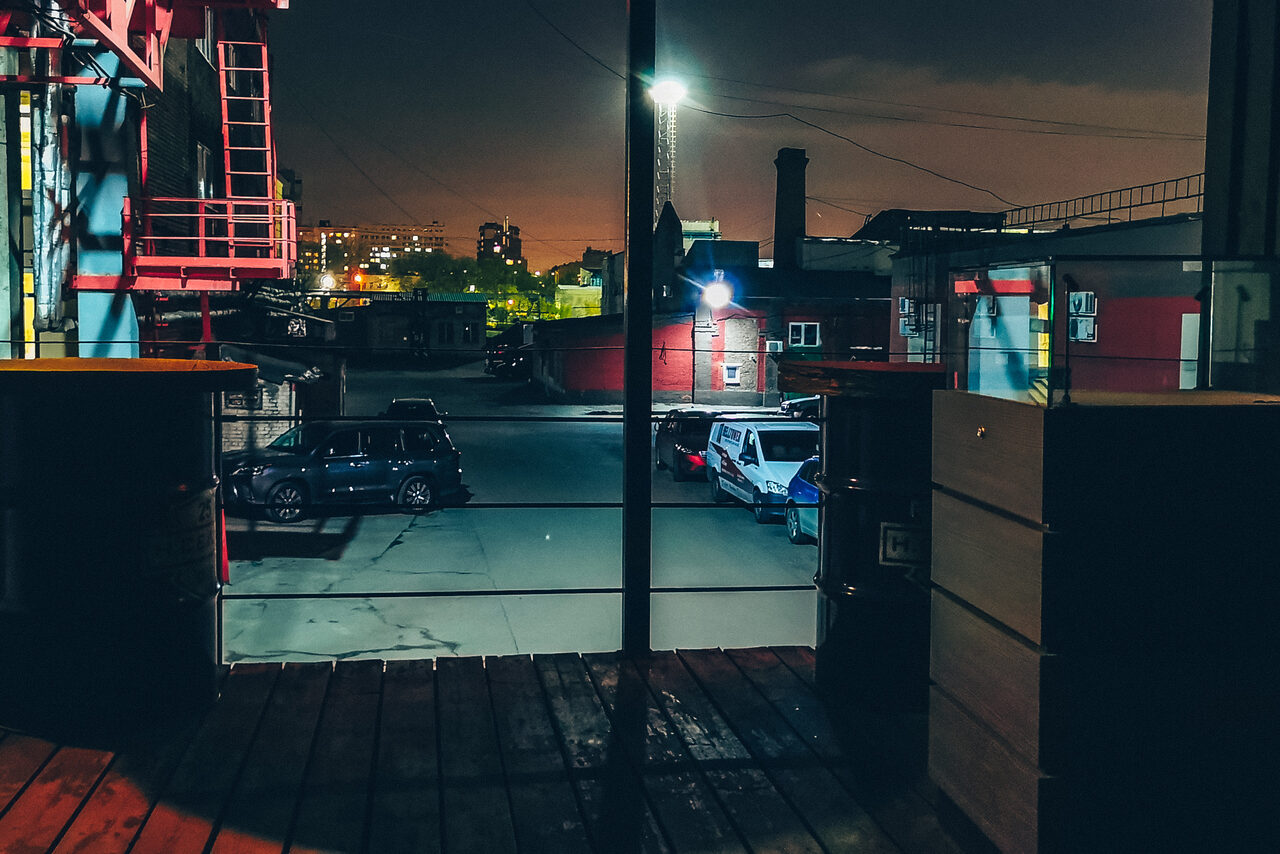 Арендовать Brick tower with a view roof