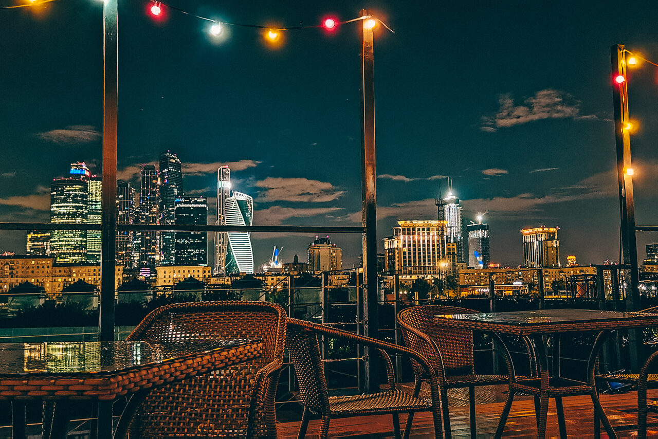 Арендовать Brick tower with a view roof