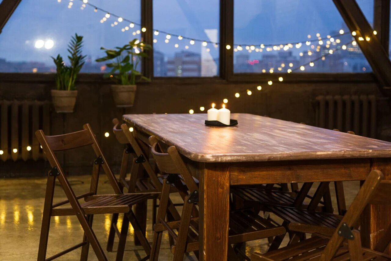 Арендовать Текстура  Лофт из белого кирпича с панорамным окном