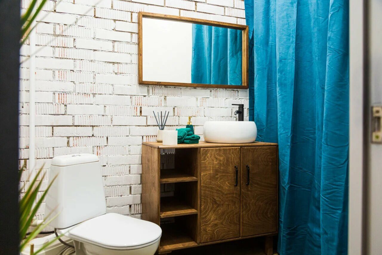 Арендовать Текстура  Лофт из белого кирпича с панорамным окном