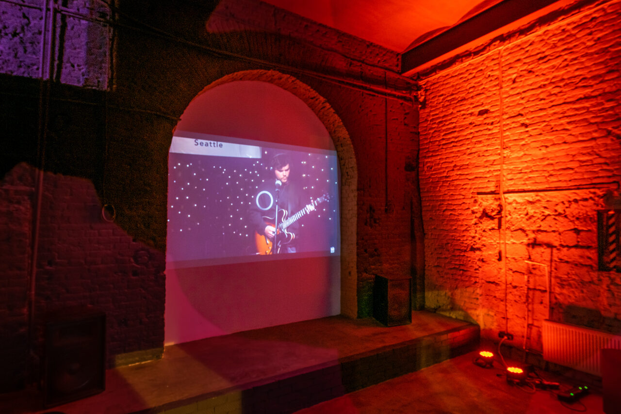 Арендовать Дизайнерский лофт с высокими потолками