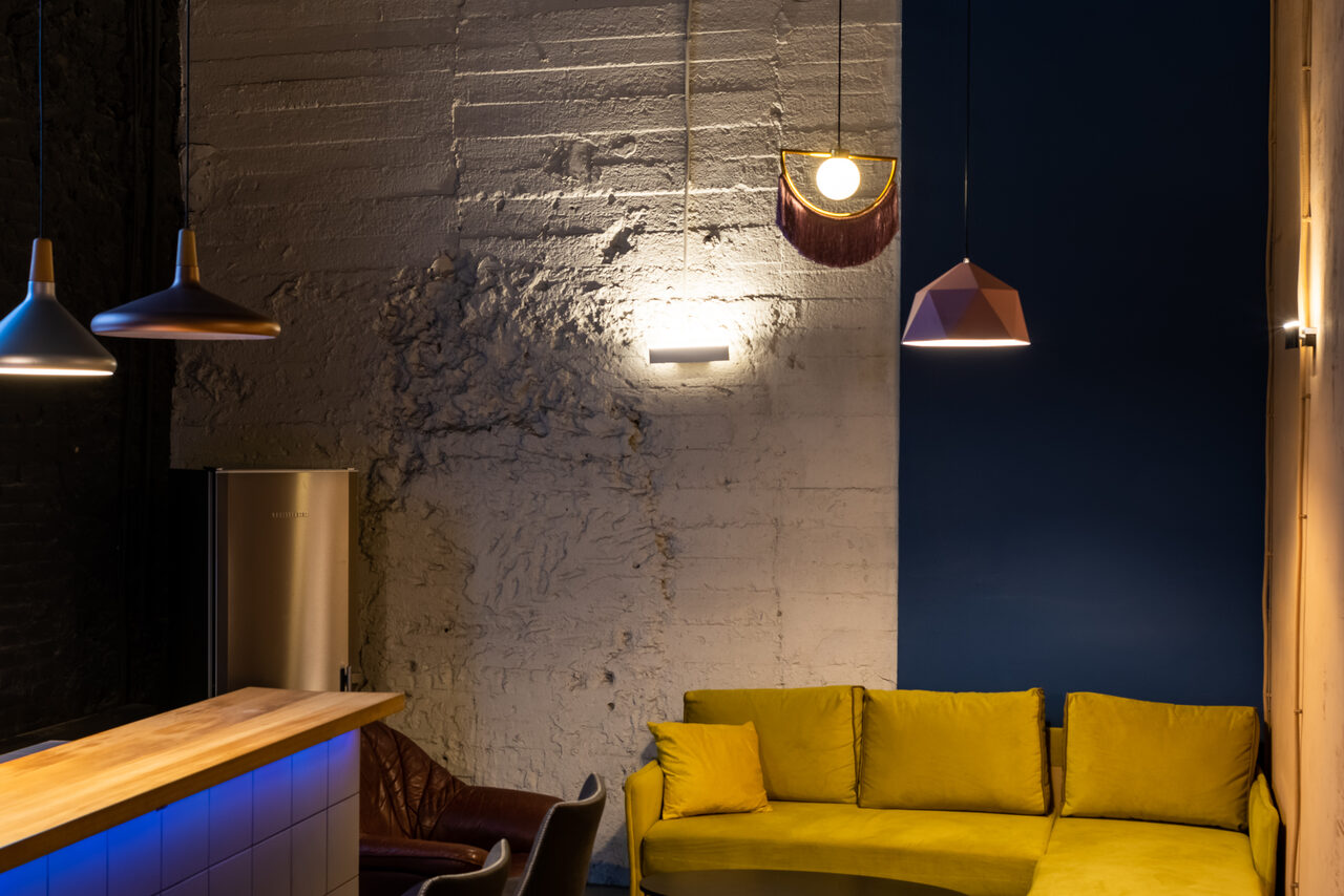 Арендовать Дизайнерский лофт с высокими потолками